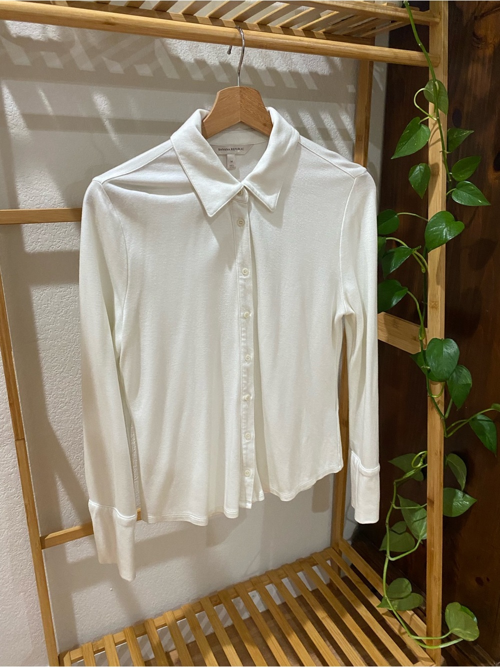 Banana Republic Cream Collared Button-Down Long Sleeve Top